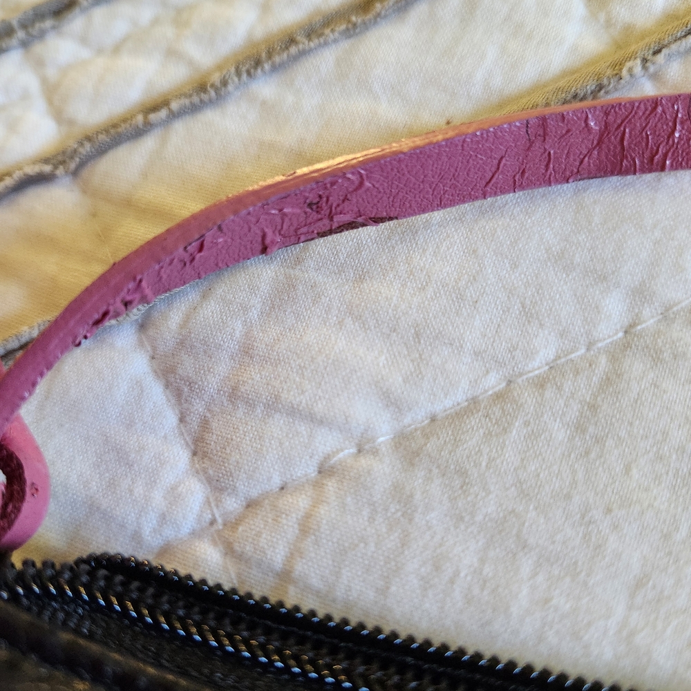 Elegant Black and Pink Shoulder Bag - Picture 6 of 8